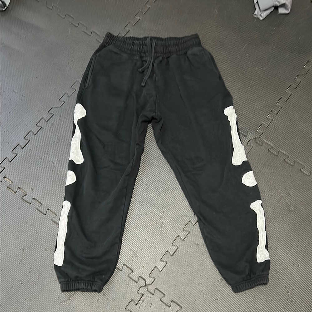 MNML skully hype sweats authentic embroidery not print